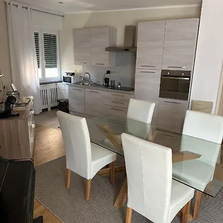 Luxury Center Apartment *